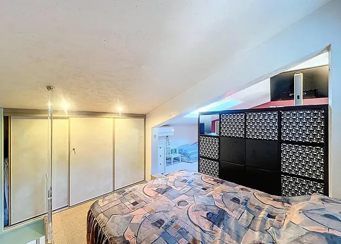 Apartamento T2 Duplex Avec Climatisation Et Terrasse Proche De La - Fr-1-770-72 *